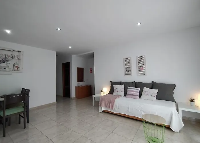 It - 2 Private Apartment *